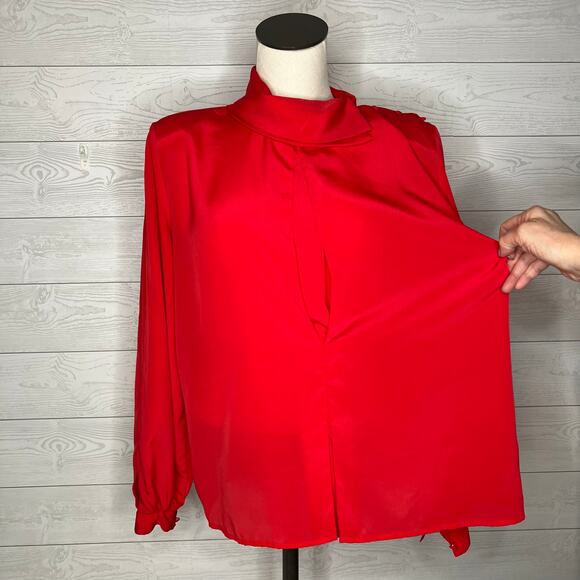 80’s VTG Tess Paris/Milano red high neck blouse Size 12 - Picture 3 of 6